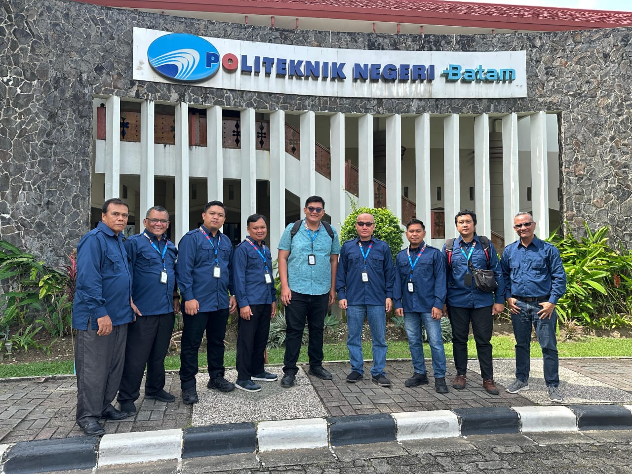 Berita dosen-dan-tendik-politeknik-kampar-berhasil-lulus-program-sertifikasi-kompetensi-serkom-vokasi-2025-yang-diselenggarakan-di-politeknik-negeri-batam